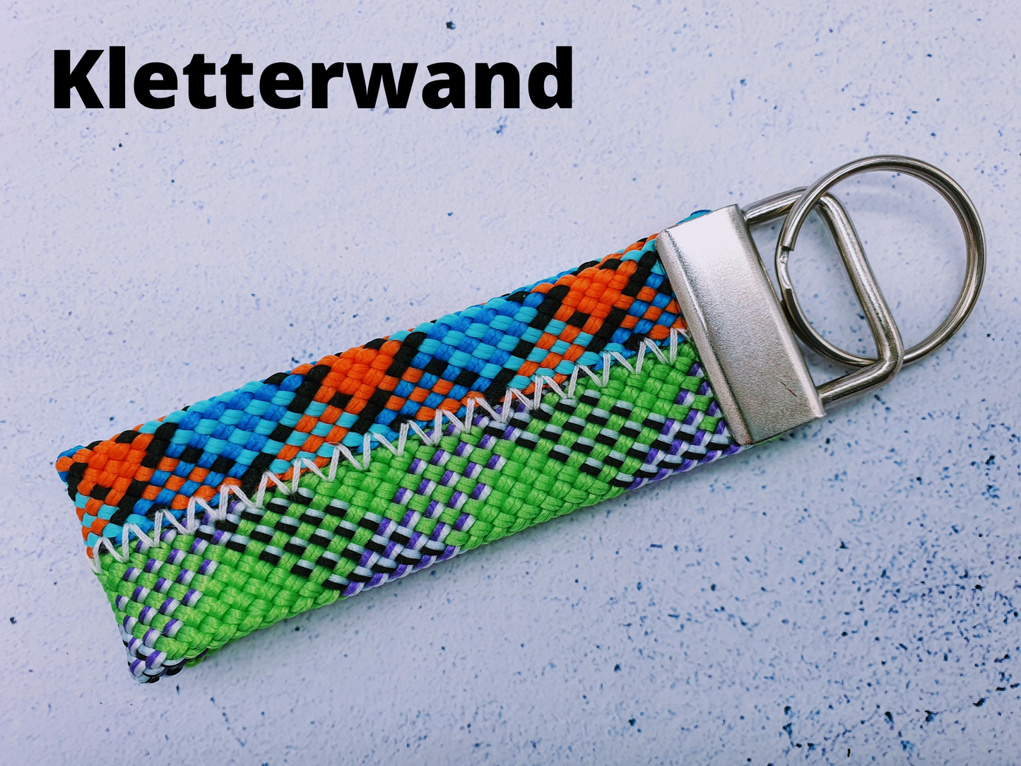 Schlüsselanhänger aus Seil im Kletterlook
