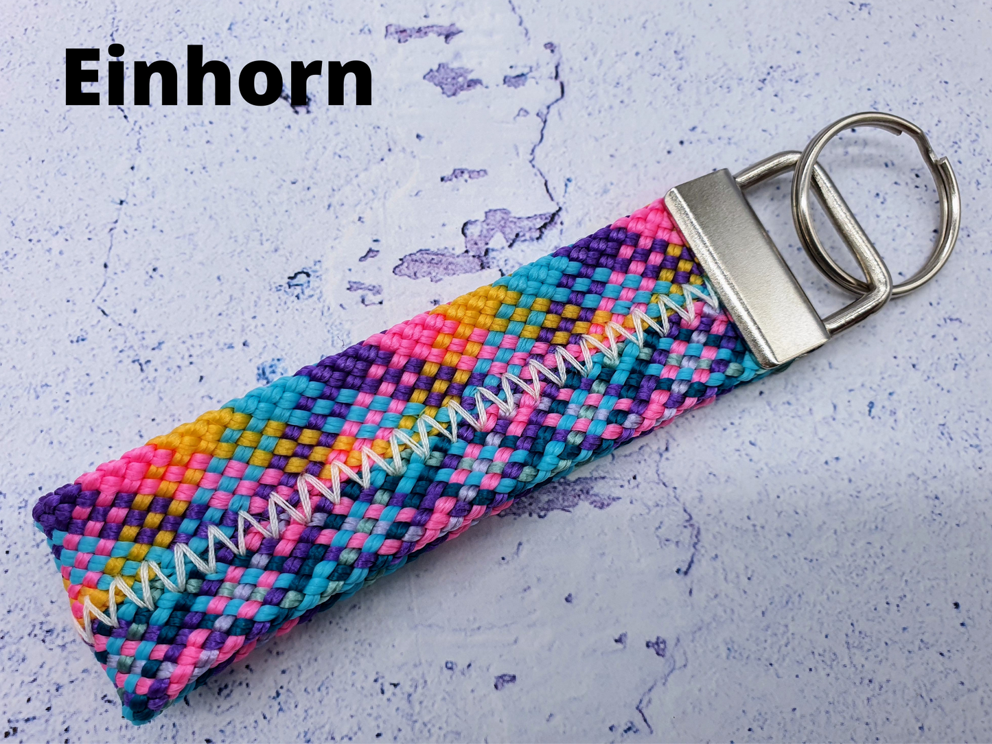 Schlüsselanhänger aus Seil im Kletterlook
