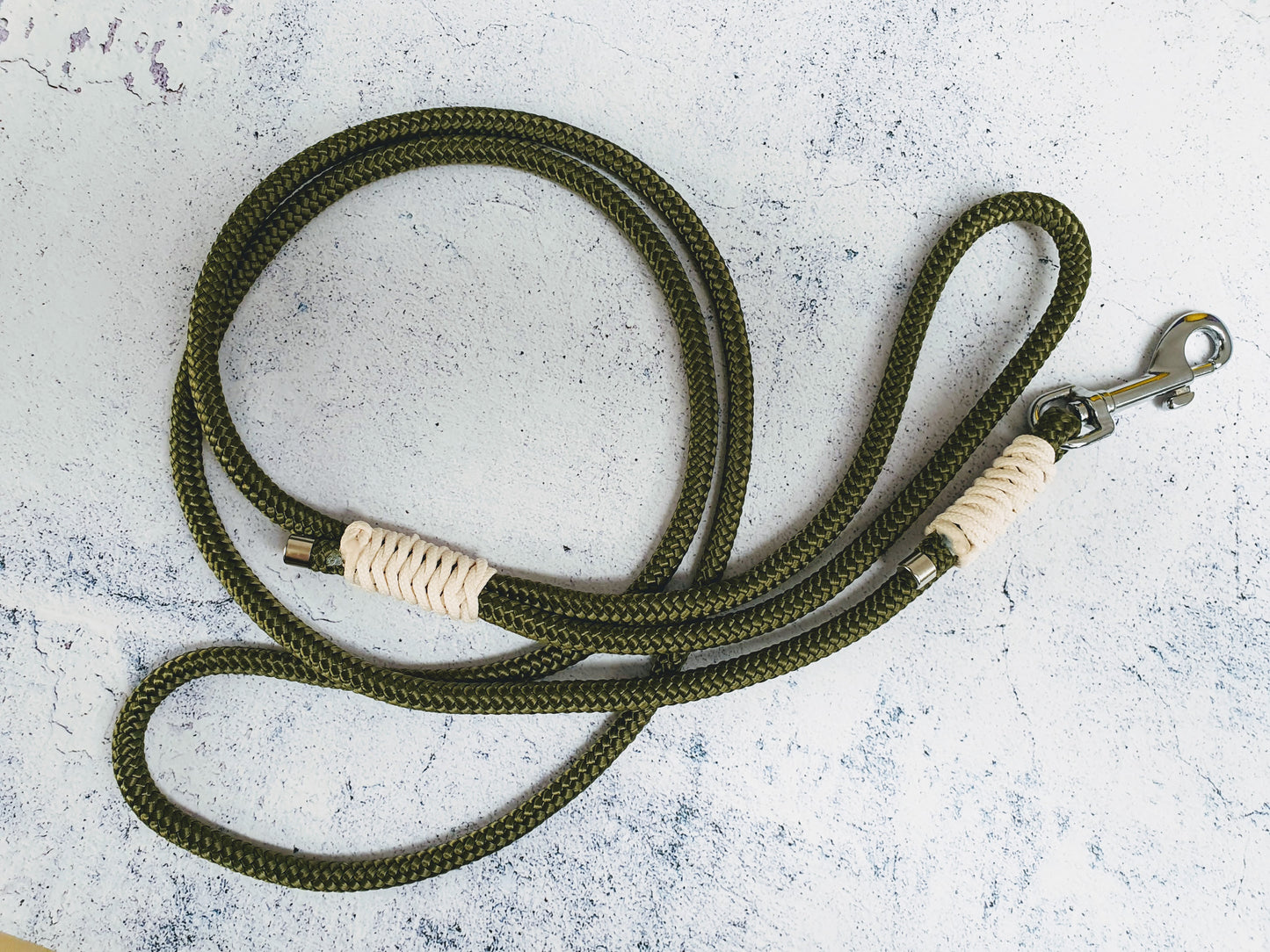 Führleine mit Handschlaufe für kleine bis mittelgroße Hunde aus 8mm Seil