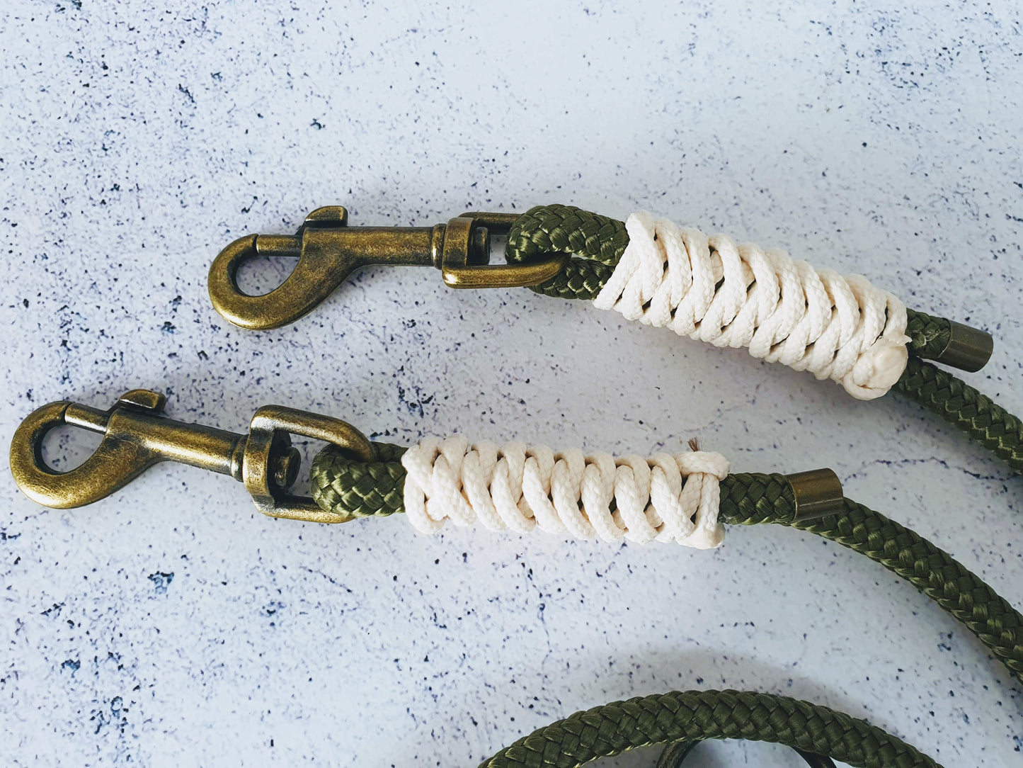 Führleine mit 2 Karabinern für kleine Hunde und Welpen aus 6mm Tau