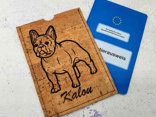 Hülle für EU Heimtierausweis - Französische Bulldogge - aus Kork mit Name personalisierbar