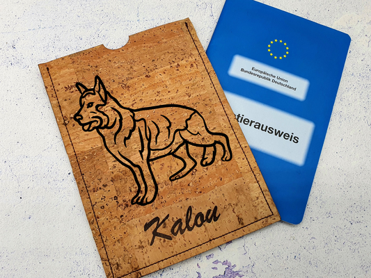 Hülle für EU Heimtierausweis - Schäferhund - aus Kork mit Name personalisierbar