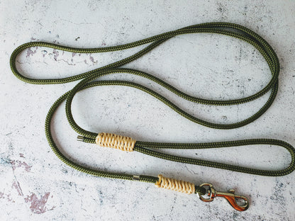 Führleine mit Handschlaufe aus 6mm Tau - Olive mit Gold